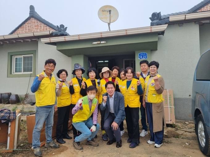 고덕면 저장강박 장애인 주거환경개선 기념촬영