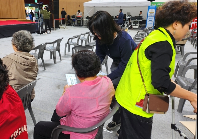 경산시 행복기동대 고독사 예방 캠페인 실시