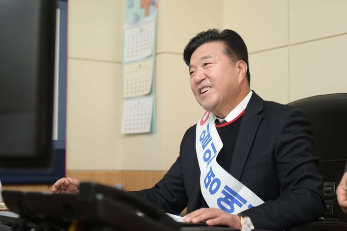 최재구 예산군수 국민건강보험공단 예산지사 1일 명예지사장 위촉 모습