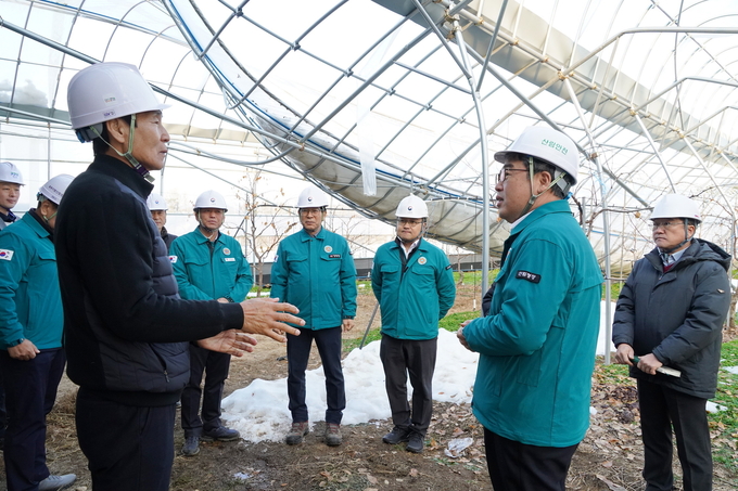 임상섭 산림청장, 경기도 안성 대추재배 임가 비가림시설 폭설피해 복구상황 점검 