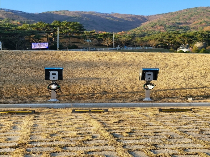 전기차 완속충전기 모습