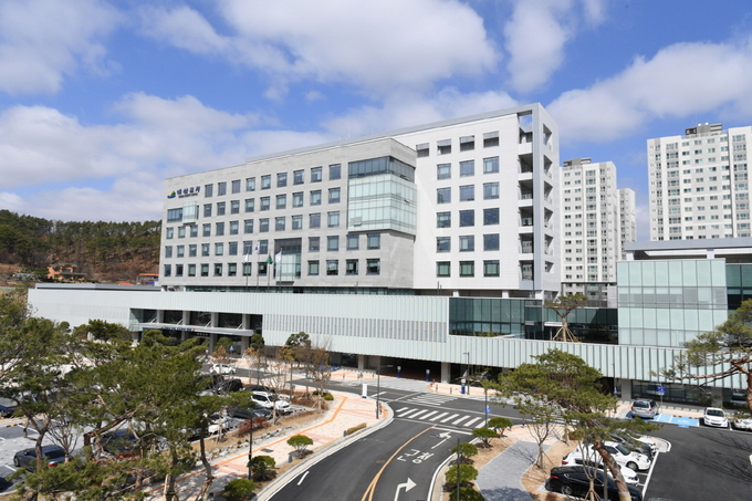  예산군청사