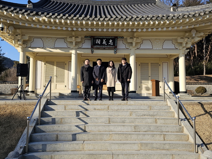 왼쪽부터 이정민 보령세무서장, 정승태 예산세무서장, 김해경 홍성지청장, 박찬주 홍성세무서장