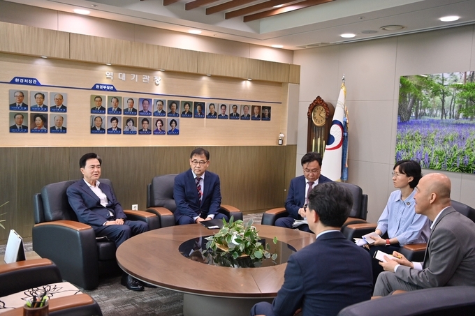 김완섭 환경부 장관 만난 김태흠 충남지사