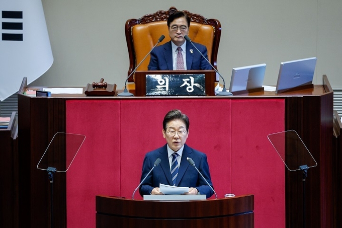 이재명 대통령이 26일 오전 서울 여의도 국회에서 열린 제426회국회(임시회) 제2차 본회의에서 2025년도 제2회 추가경정예산안에 대한 정부의 시정연설을 하고 있다. 2025.6.26(ⓒ뉴스1)