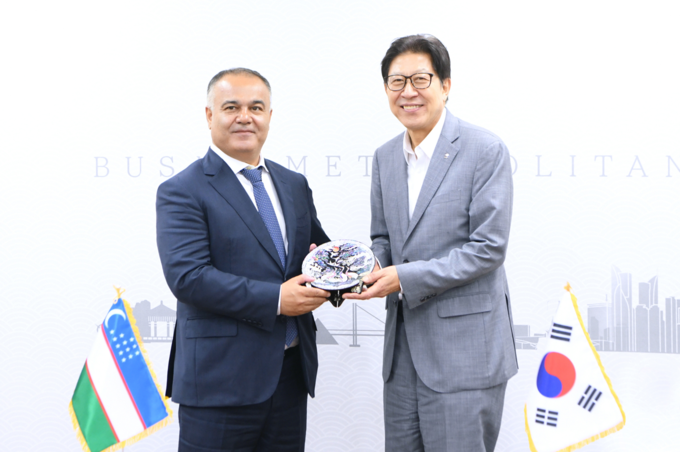 우즈베키스탄 사마르칸트 주자시 접견