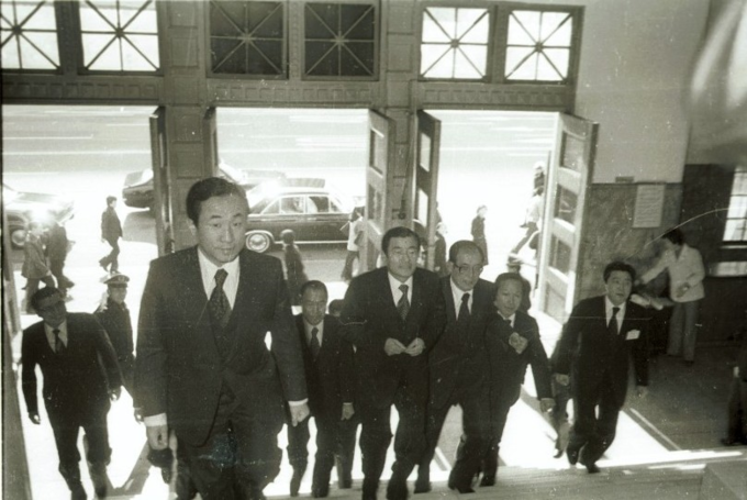 서울시청으로 첫 출근하는 정상천 시장(1978년)