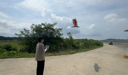 드론을 활용한 갯벌정보 디지털 지도 제작 모습. 