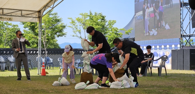 2024년 제22회 영천한약축제 ‘한약피지컬30’ 체력 서바이벌 게임 진행 모습