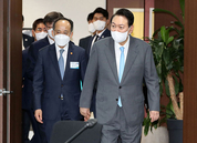 윤 대통령 “금리 인상 부담, 취약층·사회적 약자에 전가 안 돼”