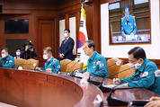 “실내마스크 해제 판단기준 이달 확정…청소년도 2가 백신 접종”