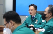 “코로나 완만한 증가세 지속…사망자 94가 60세 이상”