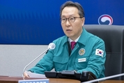 코로나19 일 확진자 10주 연속 감소…“35주 만에 1만명 아래로”