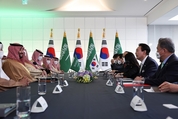 한-사우디 경제외교 결실, 50억 달러 규모 인프라 계약 체결
