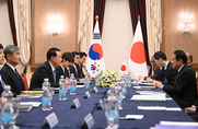 “한일정상, 오염수 의미있는 논의…조속히 일본측과 협의 착수”