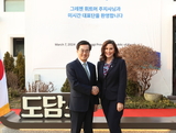 ‘혁신동맹’ 미국 미시간 그레첸 휘트머 주지사 만난 김동연, “첨단모빌리티, 청정에너지 등 다양한 분야 협력할 것”