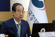 한 총리 “한일중 정상회의, 3국 협력체제 완전히 복원·정상화”