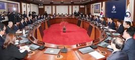한 총리 “우리나라, OECD 규제정책평가 ‘투명성 지표’ 1위 기록”