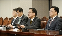 최 부총리 “금융·외환 변동성 과도시 추가적 시장안정조치 신속 시행”