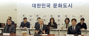 숙박할인권 100만장, 근로자휴가지원 15만명…민생경제 회복 지원