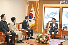 충남도(김태흠 지사), 7300만원 매출 스타트업이 ‘4600억 잭팟’