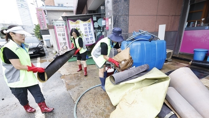 대통령실 "집중호우 예보 지역에 가용자원 총동원, 사전 대피에 만전"