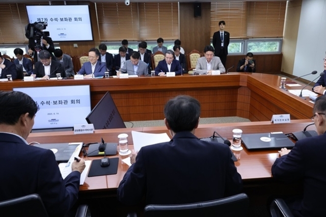 이 대통령 "소비회복 움직임 멈추지 않아야…2차 내수 활성화 필요"