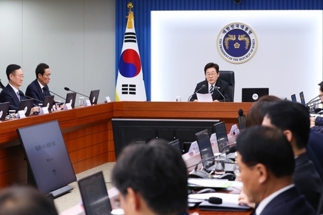 이 대통령 "자주적 방산 역량 확고히 해야 한반도 평화 지켜"