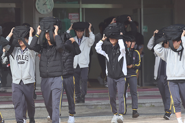 진동 약한 지역엔 '경보음 없는' 지진재난문자만 발송된다