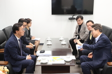 김동연, “평택항 유휴수면에 국내 최대 규모 태양광 발전시설 설치” 전재수 해양수산부 장관에 건의