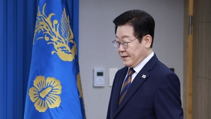 이 대통령, 취임 후 첫 국정원 방문…"본연의 업무에 더 엄중해야"