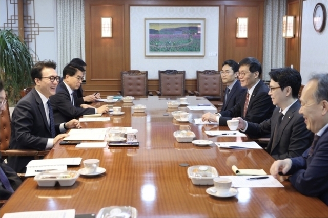 김민석 총리, 한은총재와 회동…"시장안정 위해 한은·정부 공조 중요"