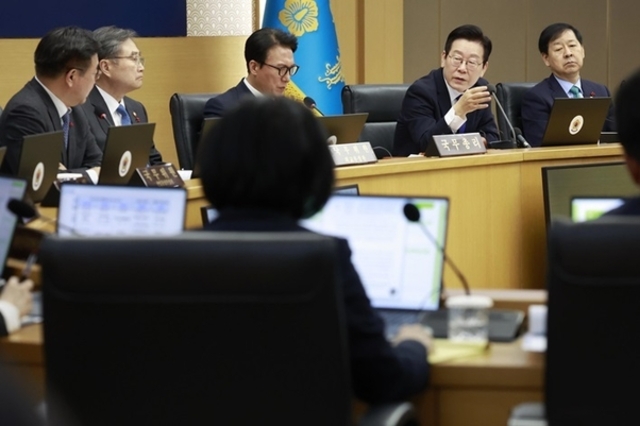 이 대통령 "투명하게 공개해야 '국민 중심 국정 운영' 제대로 돼"