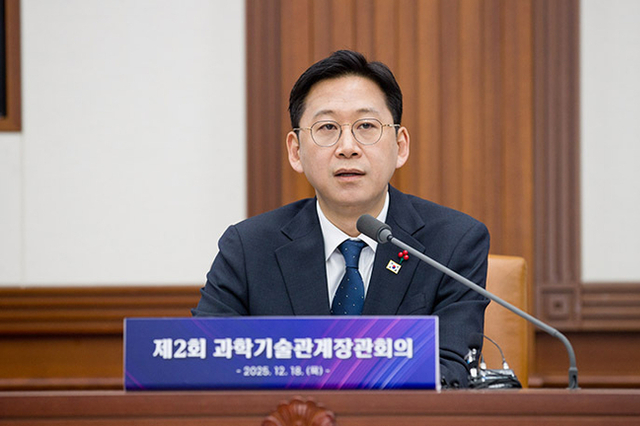 정부 확보 GPU 1만 장, 산·학·연에 푼다…"AI혁신 본격 지원"