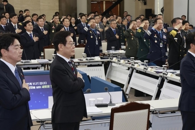 이 대통령 "국민의 군대로서 본연의 임무 제대로 수행해 달라"