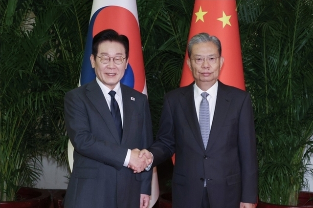 이 대통령, 중국 주요 지도자 연쇄 면담…정치 신뢰·민생 협력 논의