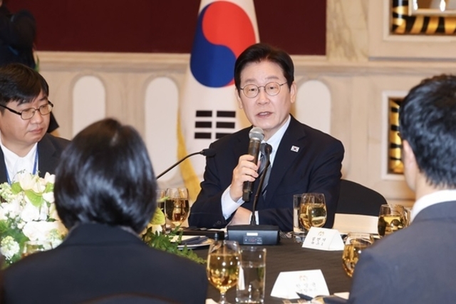 이재명 대통령 "한중 관계, 감정에 좌우되지 않게 상호 존중하며 관리"