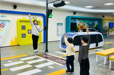 "도심 속 트램 안전히 타는 법"…서울시, 위례선 노면전차 맞춤형 캠페인