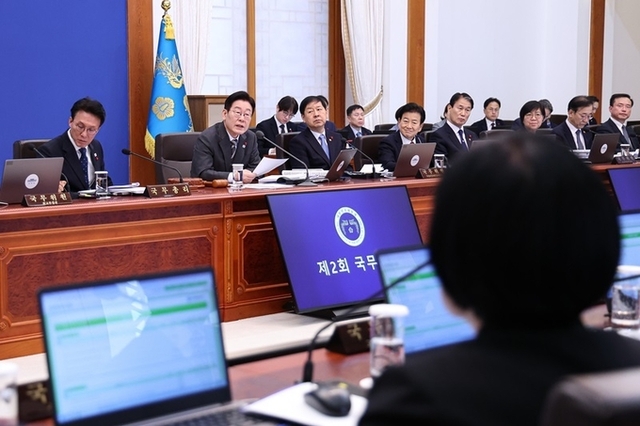 이 대통령 "정책 발표로 끝나선 안 돼…국민이 체감해야 진정한 성과"