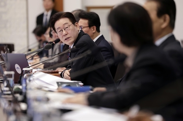 이 대통령 "땅값 올라 귀농·귀촌 어려워…농지 전수조사" 지시