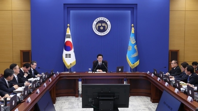 이 대통령 "자본시장, 정상화의 길 가고 있어…제도 개혁 뒷받침"