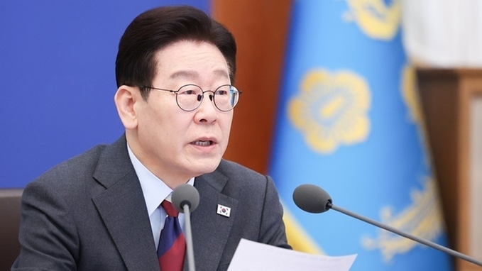 이 대통령 "주식·환율 적극 대응…100조 안정 프로그램 신속 집행"