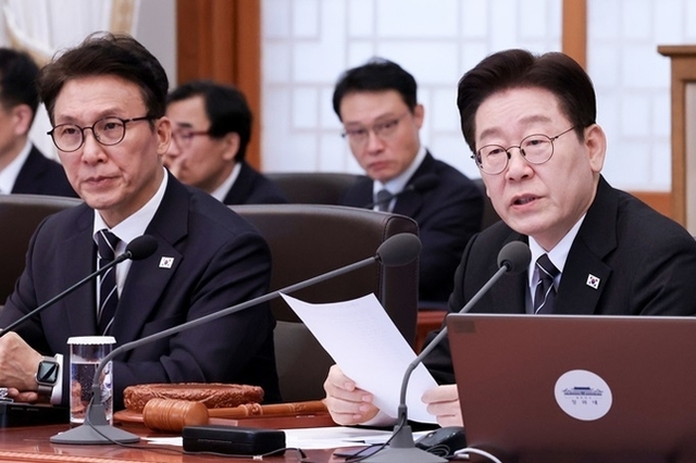 이 대통령 "물가안정 시급…민생 부담 줄일 정책 적극 발굴·집행"