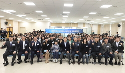 경기도, 시흥에서 ‘기후정책 타운홀 미팅’ 개최 김동연, “경기도 기후 정책이 대한민국의 표준이 되도록 하겠다”