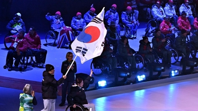 '역대 최고 성적' 동계패럴림픽 선수단 입국…"역사에 새 이정표"