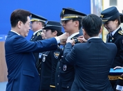 신임 경찰 경위·경감 임용…이 대통령 "오직 국민 위해서만 헌신"