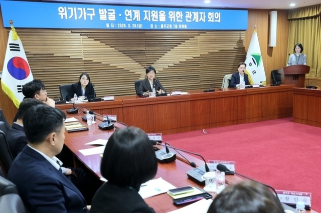 복지부 "위기 포착시 공무원이 기초수급 직권신청 가능케 조치"