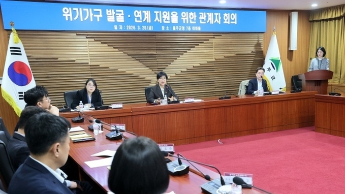 복지부 "위기 포착시 공무원이 기초수급 직권신청 가능케 조치"