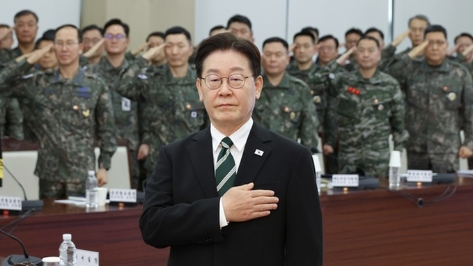 이 대통령 "최상의 군사 대비태세…전작권 회복 조속 추진될 것"