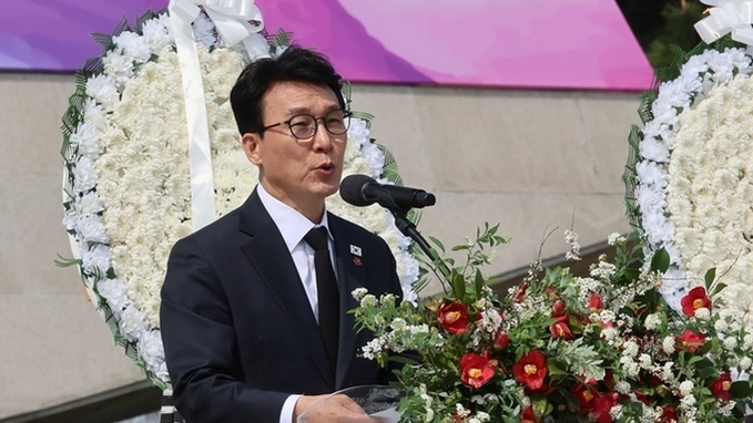 김 총리 "제주4 ·3 끝까지 기억…더 큰 민주주의 꽃 피울 것"